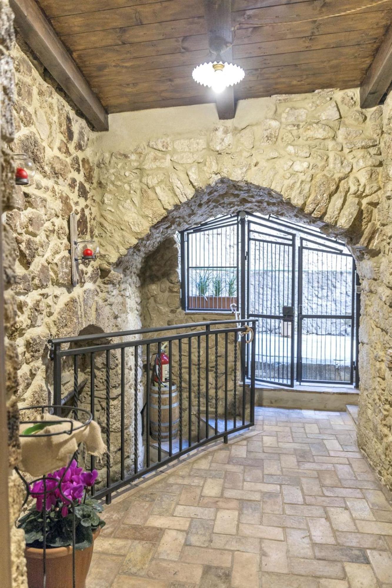 Modern Apartment Near Arce City Centre 62 M² Parking Exterior foto